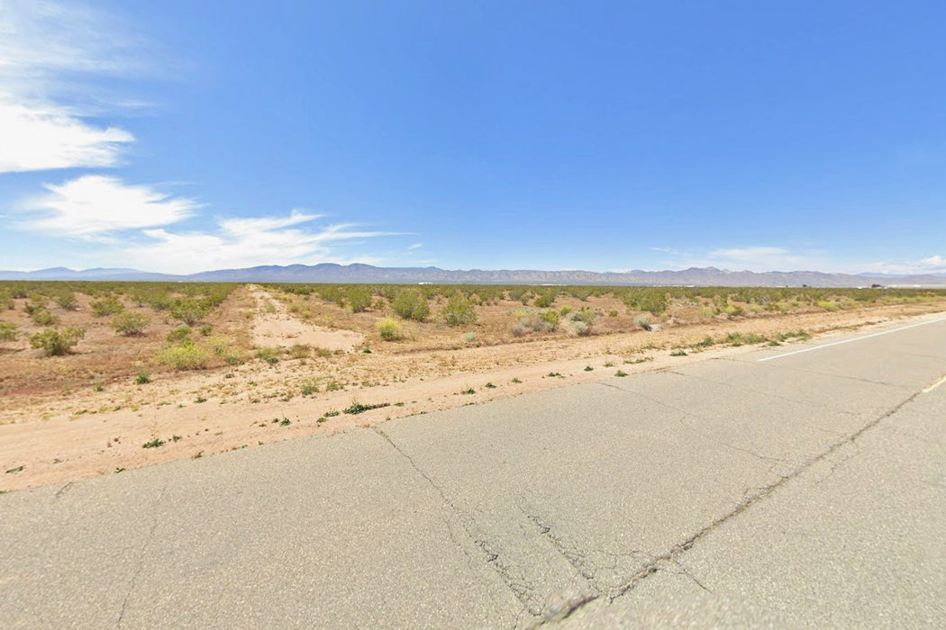 0.26 Acre California City, Kern County, CA (Paved Road)