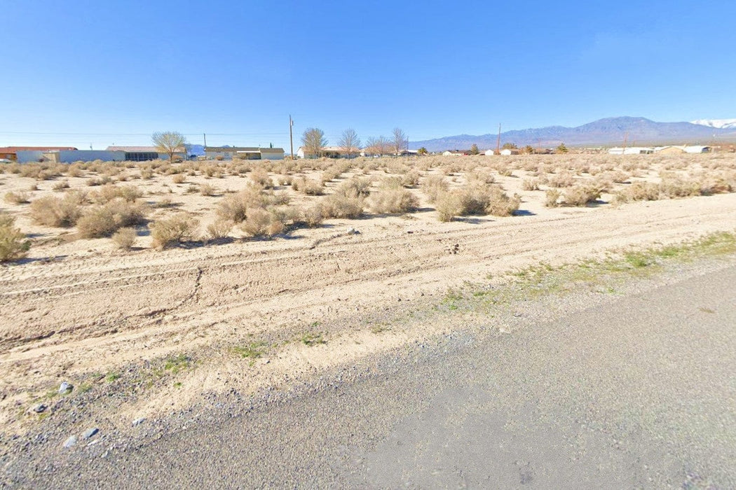 0.46 Acre Pahrump, Nye County, NV (Power, Water, & Paved Road)