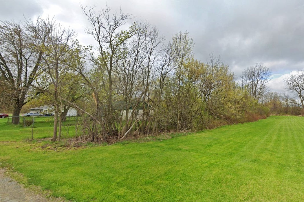 0.42 Acre Saginaw, Saginaw County, MI (Power, Water, & Paved Road)