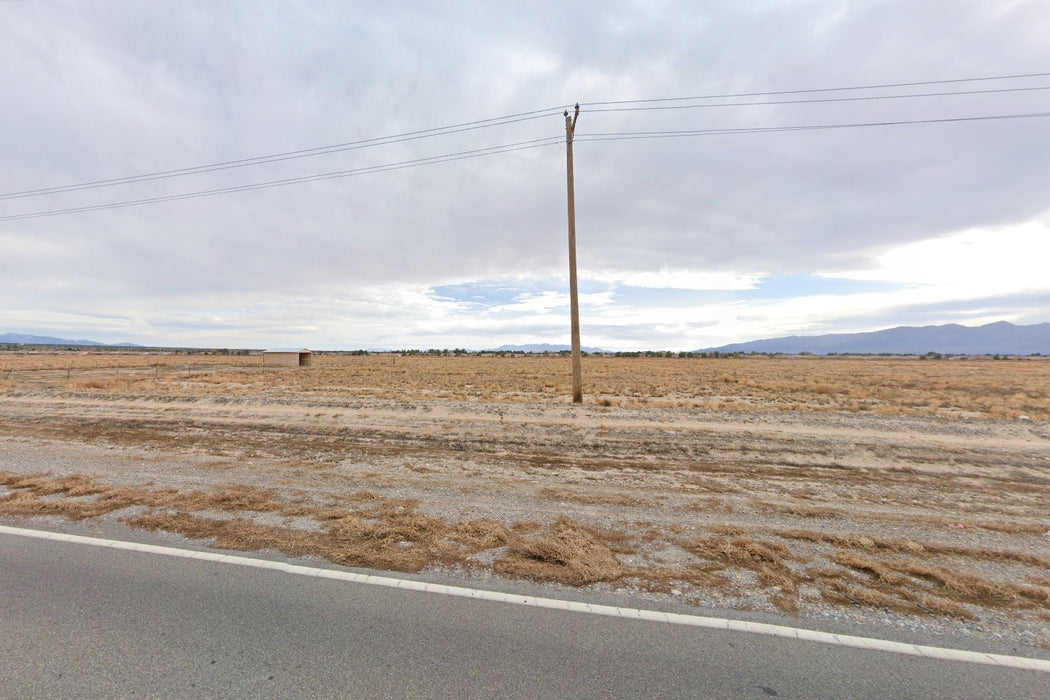 0.46 Acre Pahrump, Nye County, NV (Power & Paved Road)