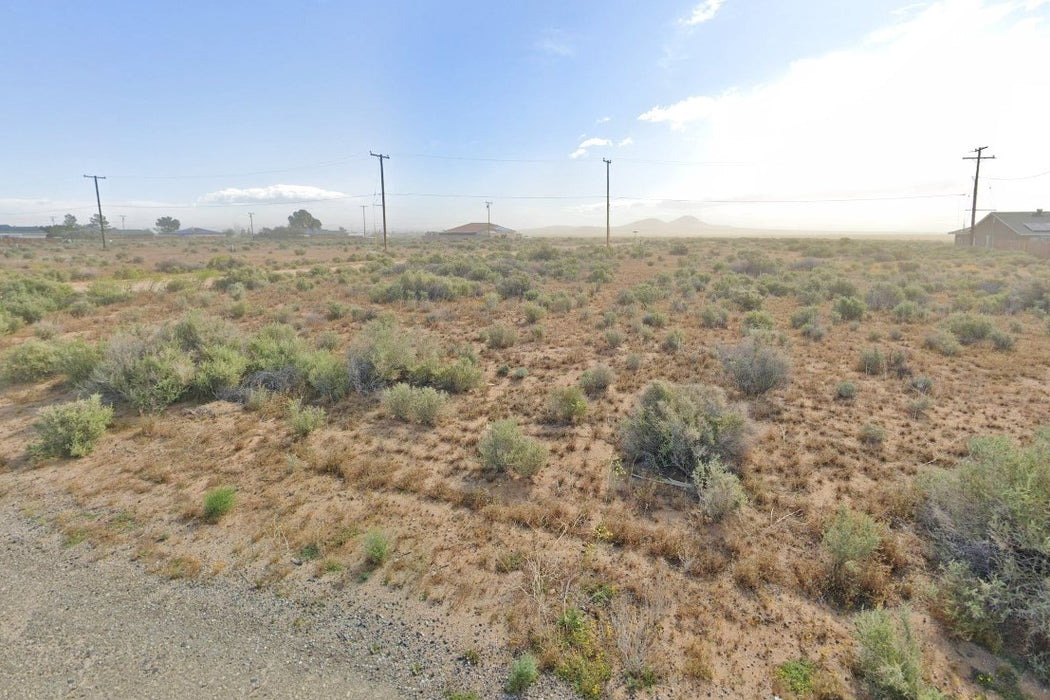 0.24 Acre California City, Kern County, CA (Power, Water, & Paved Road)