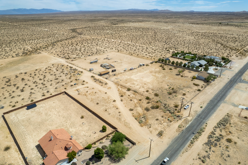1.27 Acres California City, Kern County, CA (Power, Water, & Paved Road)
