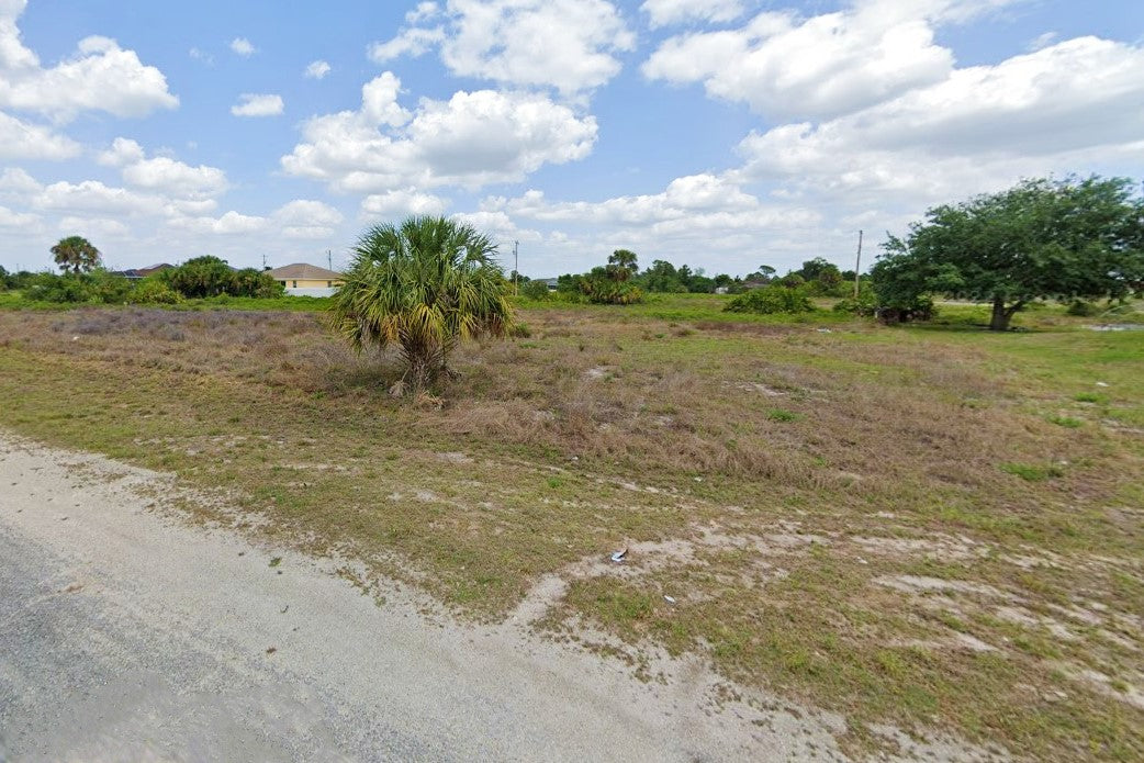 0.23 Acre Lehigh Acres, Lee County, FL (Power, Water, & Paved Road)