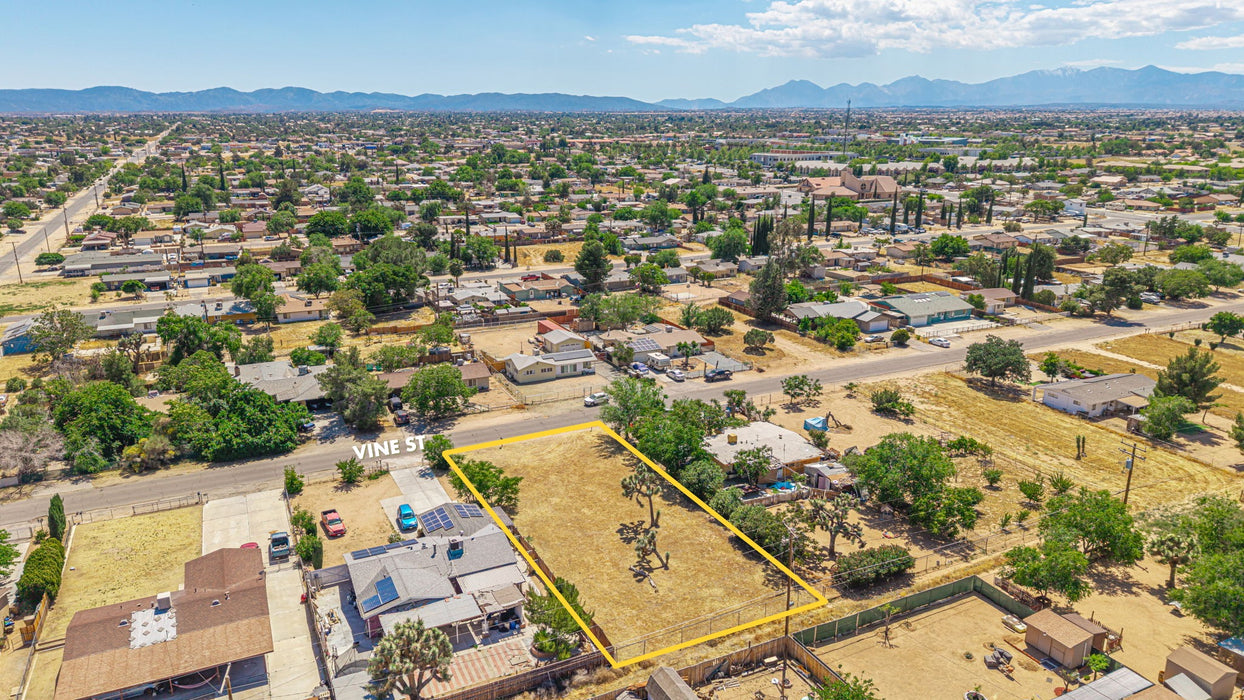 0.26 Acre Hesperia, San Bernardino County, CA (Power, Water, & Paved Road)