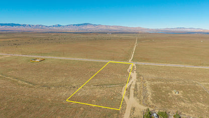 2.39 Acres Lancaster, Los Angeles County, CA (Power & Paved Road)
