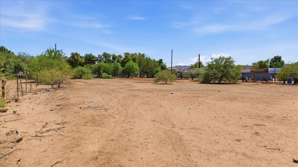 1.45 Acres Phoenix, Maricopa County, AZ (Power, Water, and Paved Road)