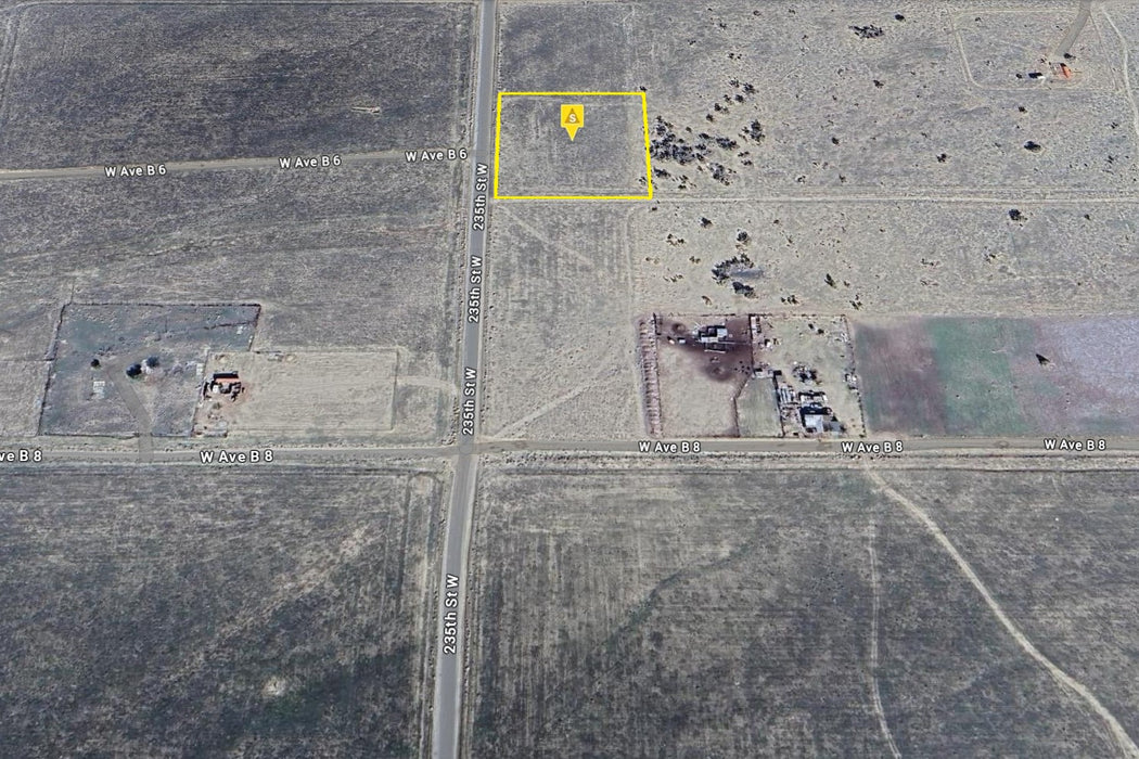 1.73 Acres Lancaster, Los Angeles County, CA (Paved Road)