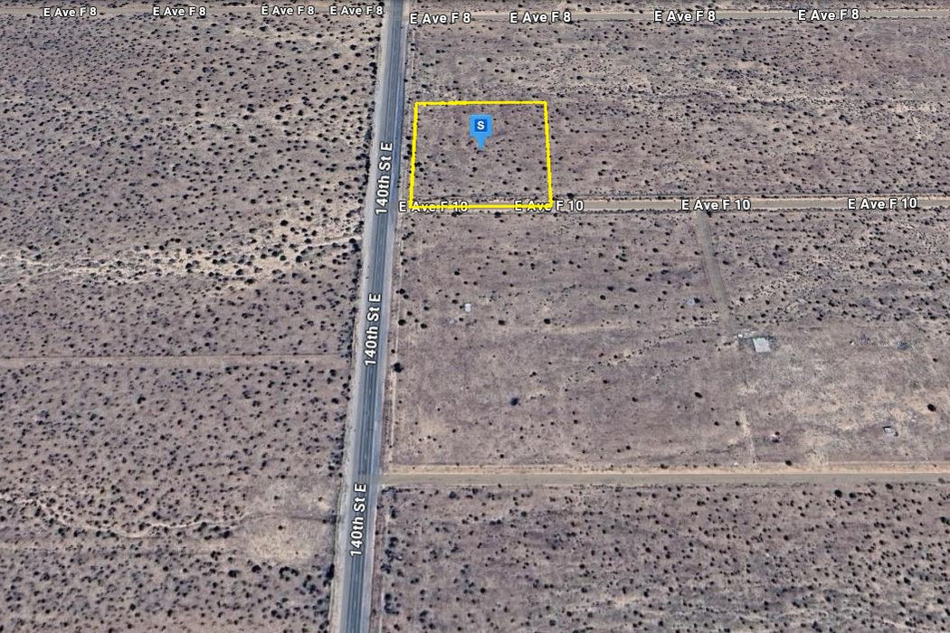 1.60 Acres Lancaster, Los Angeles County, CA (Paved Road)