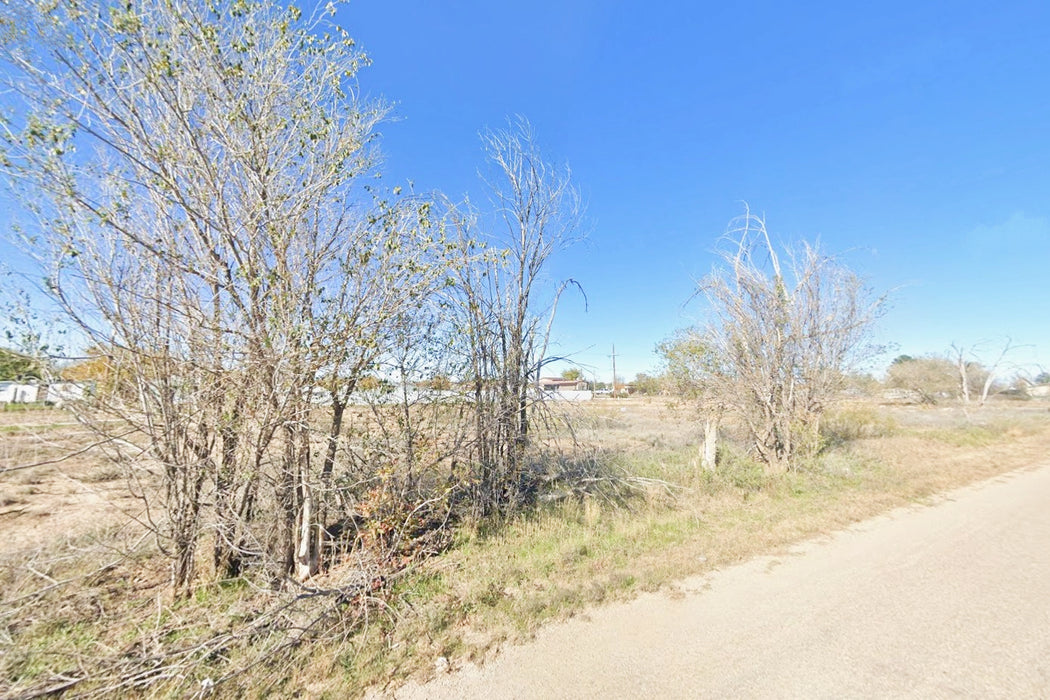 0.20 Acre Roswell, Chaves County, NM (Power, Water, & Paved Road)
