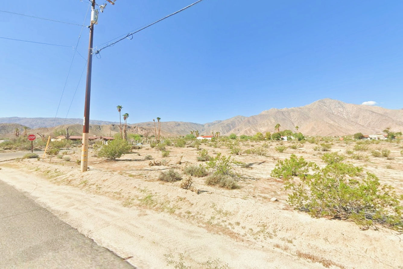 1.47 Acres Borrego Springs, San Diego County, CA (Power, Water, & Paved Road)