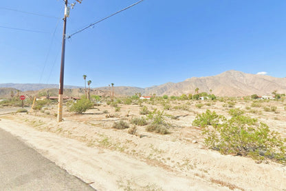 1.47 Acres Borrego Springs, San Diego County, CA (Power, Water, & Paved Road)