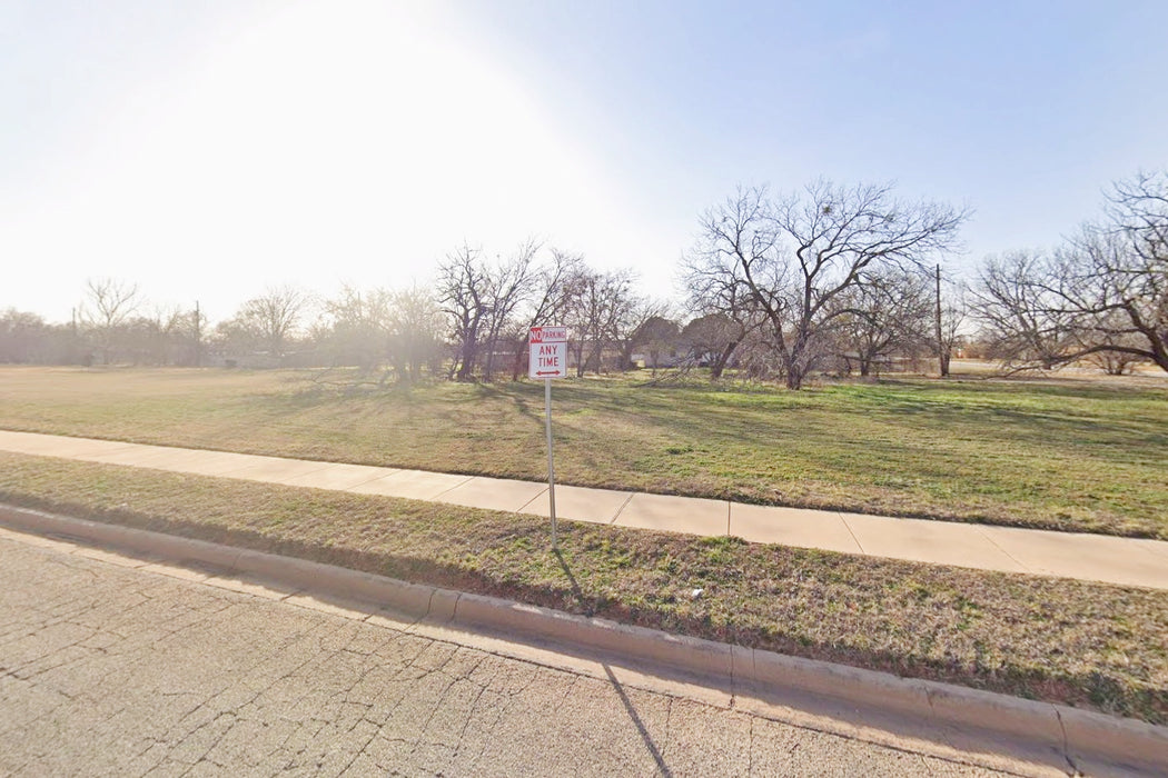 0.13 Acre Abilene, Taylor County, TX (Power, Water, & Paved Road)