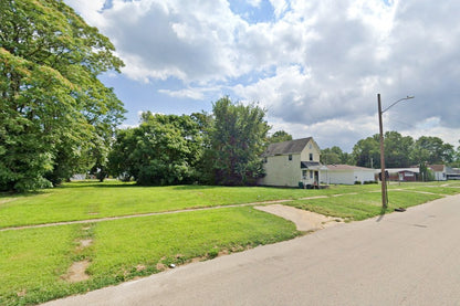 0.17 Acre Springfield, Sangamon County, IL (Power, Water, & Paved Road)