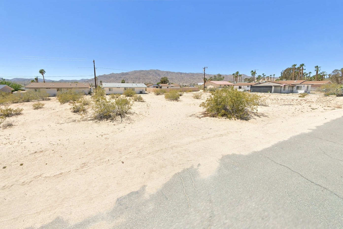 0.19 Acre Twentynine Palms, San Bernardino County, CA (Power, Water, & Paved Road)