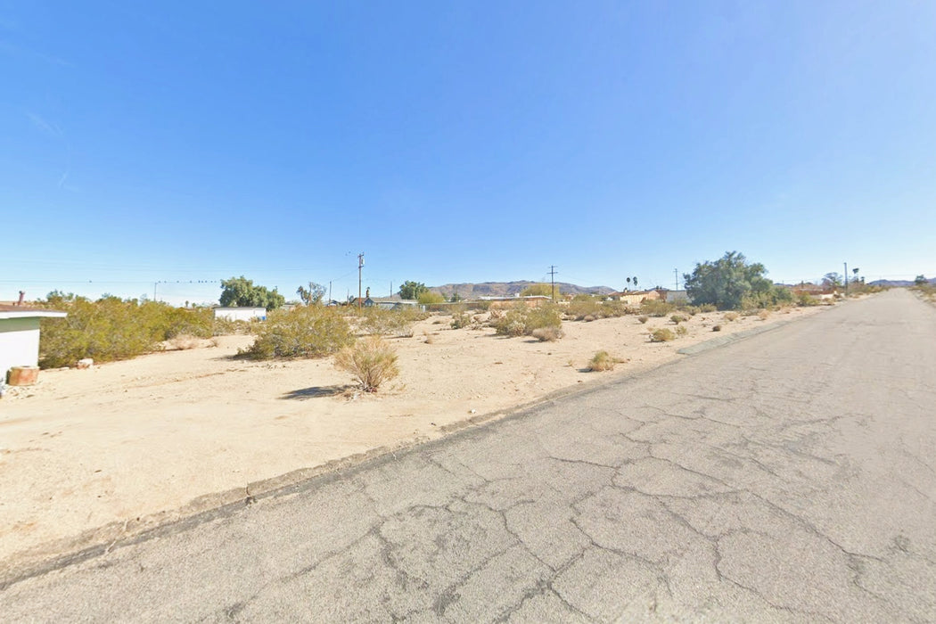 0.21 Acre Twentynine Palms, San Bernardino County, CA (Power, Water, & Paved Road)
