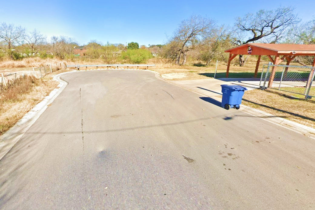 0.19 Acre San Antonio, Bexar County, TX (Power, Water, & Paved Road)