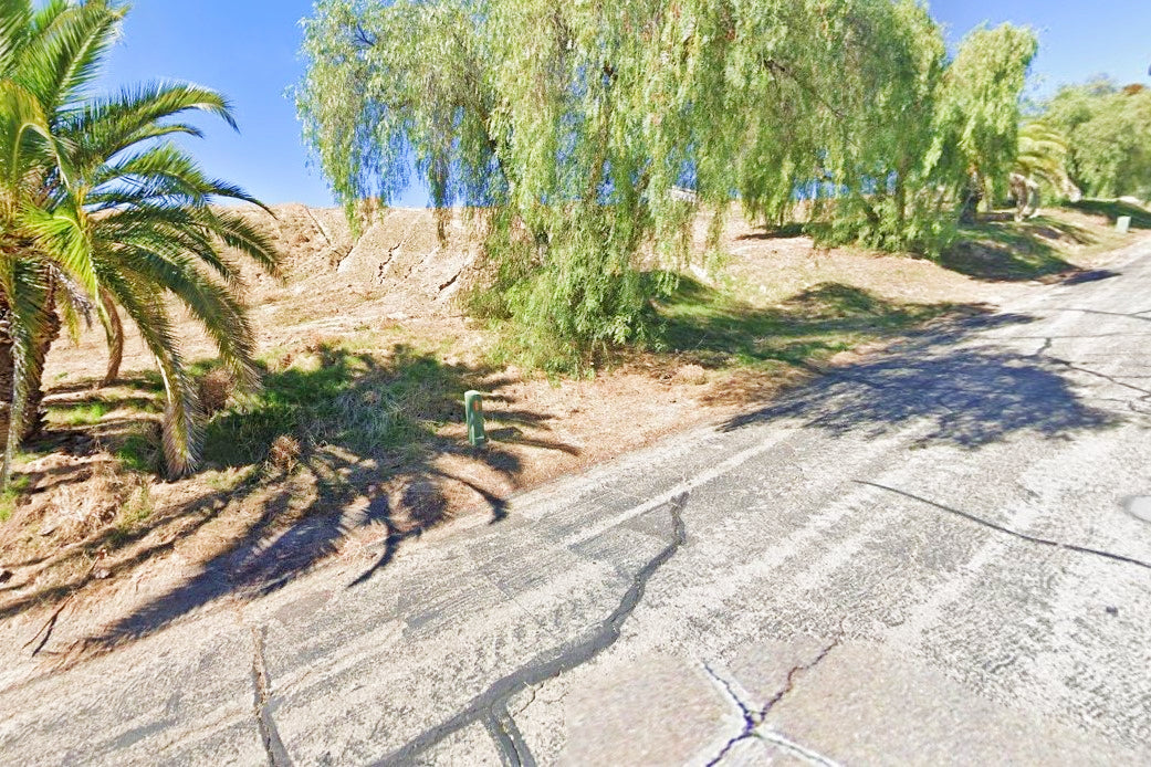 0.15 Acre Lake Elsinore, Riverside County, CA (Power, Water, & Paved Road)