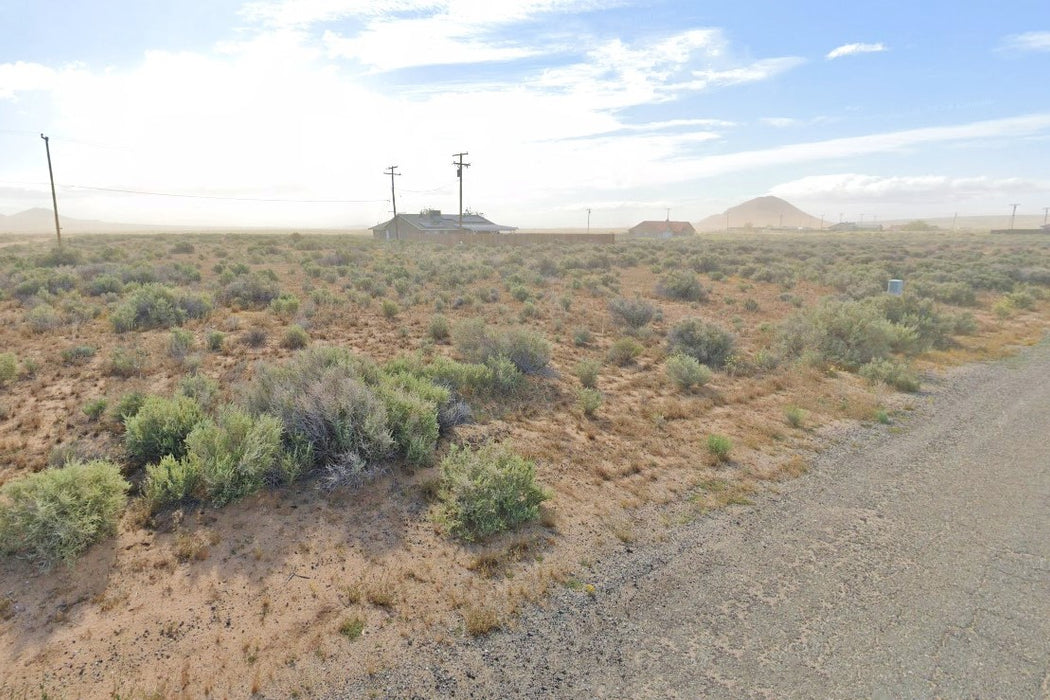 0.24 Acre California City, Kern County, CA (Power, Water, & Paved Road)