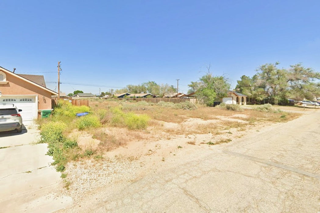 0.23 Acre California City, Kern County, CA (Power, Water, & Paved Road)