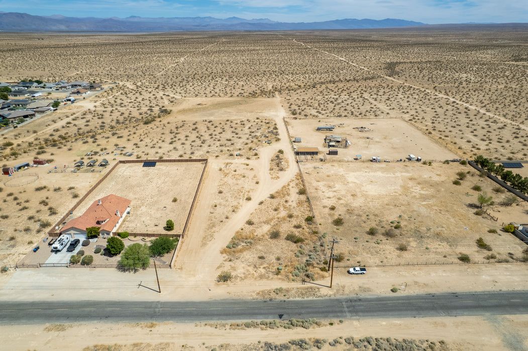 1.27 Acres California City, Kern County, CA (Power, Water, & Paved Road)