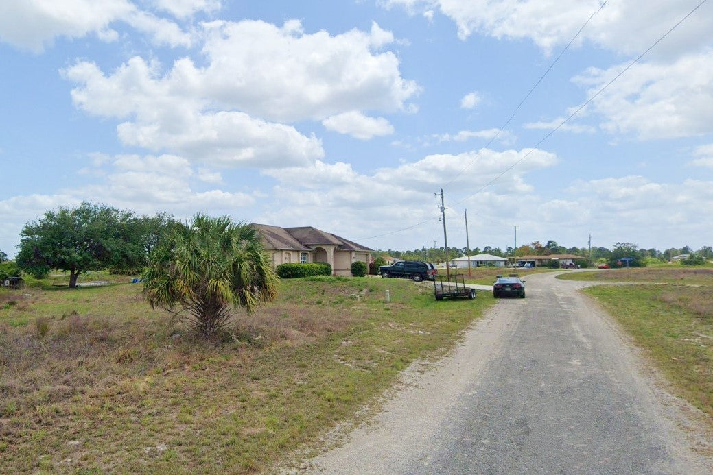 0.23 Acre Lehigh Acres, Lee County, FL (Power, Water, & Paved Road)