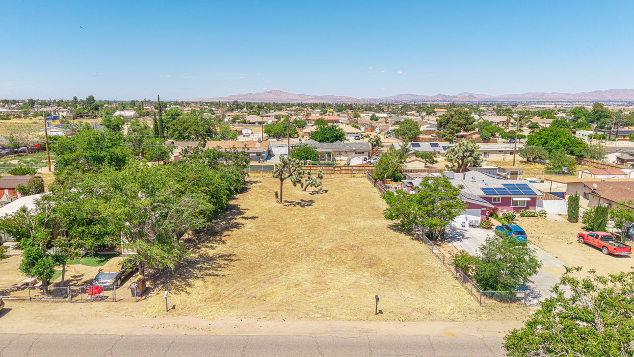 0.26 Acre Hesperia, San Bernardino County, CA (Power, Water, & Paved Road)