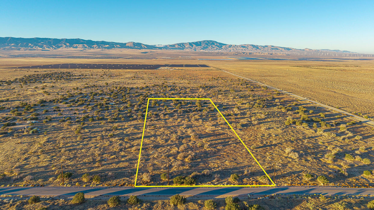 9.77 Acres Lancaster, Los Angeles County, CA (Power)
