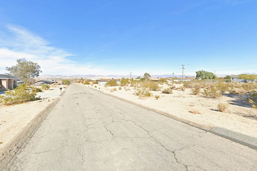 0.21 Acre Twentynine Palms, San Bernardino County, CA (Power, Water, & Paved Road)