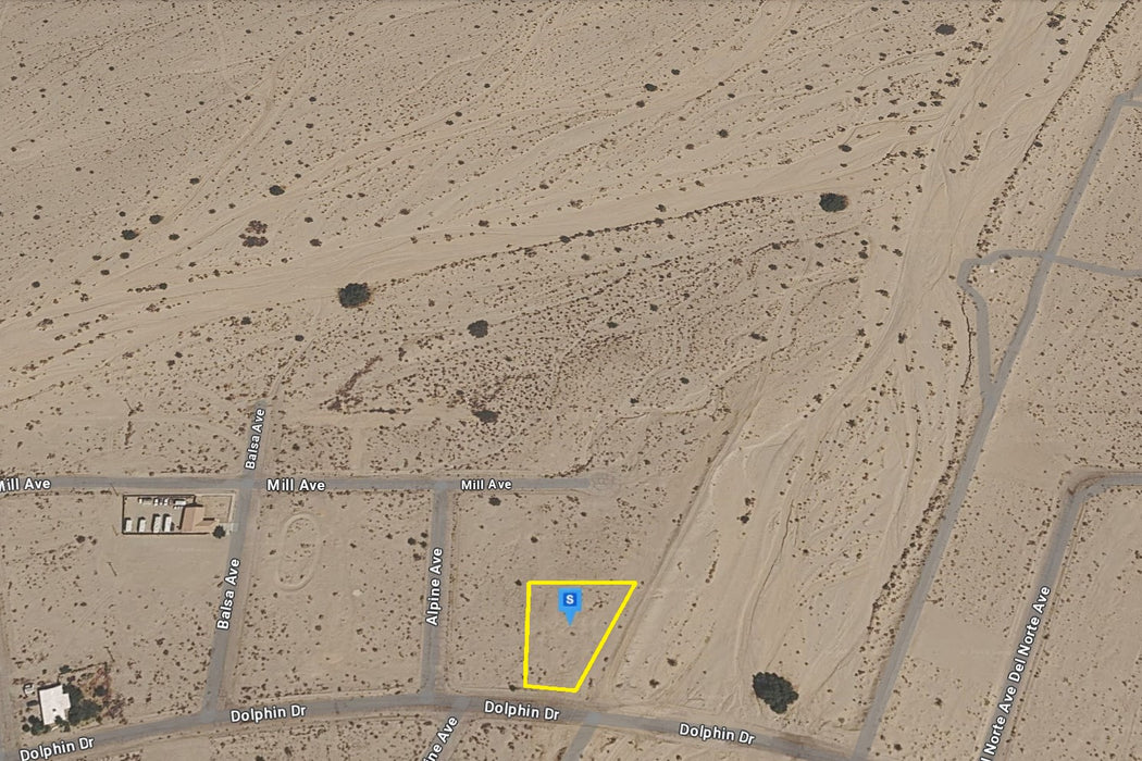 0.53 Acre Salton City, Imperial County, CA (Water & Paved Road)