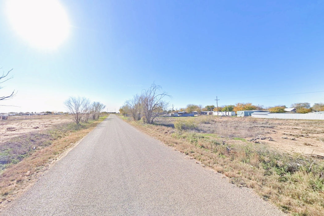 0.20 Acre Roswell, Chaves County, NM (Power, Water, & Paved Road)