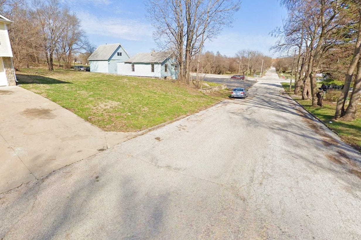 0.08 Acre Kansas City, Wyandotte County, KS (Power, Water, & Paved Road)