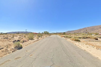 0.30 Acre Twentynine Palms, San Bernardino County, CA (Power, Water, & Paved Road)