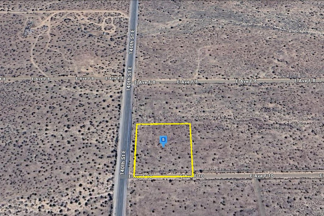 1.60 Acres Lancaster, Los Angeles County, CA (Paved Road)