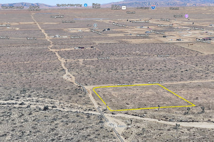 1.97 Acres Phelan, San Bernardino County, CA