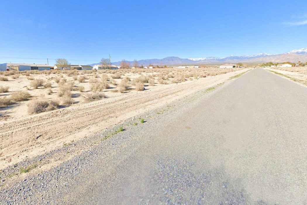 0.46 Acre Pahrump, Nye County, NV (Power, Water, & Paved Road)