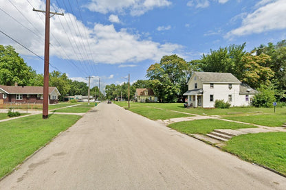 0.17 Acre Springfield, Sangamon County, IL (Power, Water, & Paved Road)