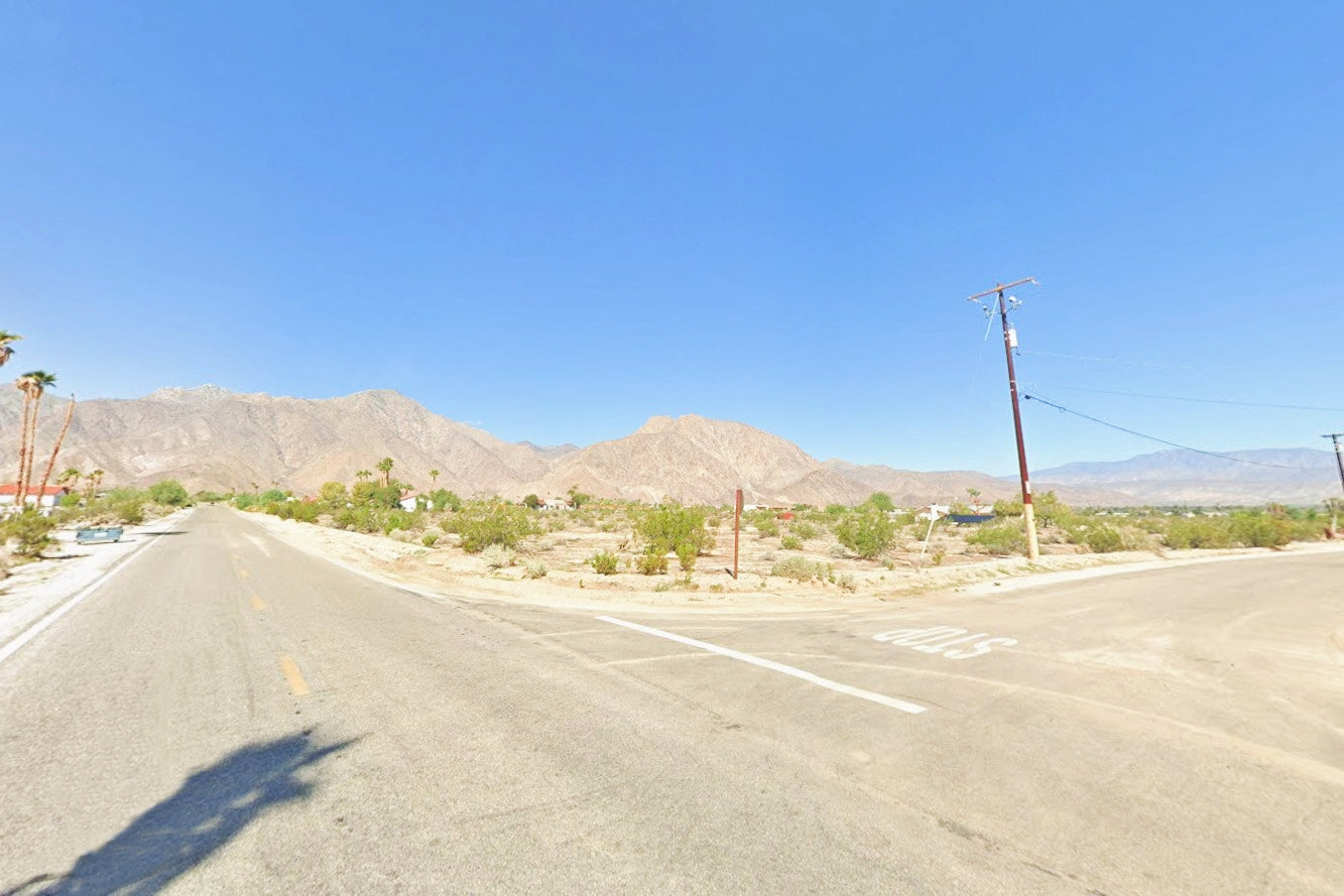 1.47 Acres Borrego Springs, San Diego County, CA (Power, Water, & Paved Road)