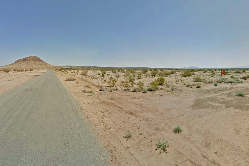 0.24 Acre California City, Kern County, CA (Paved Road)