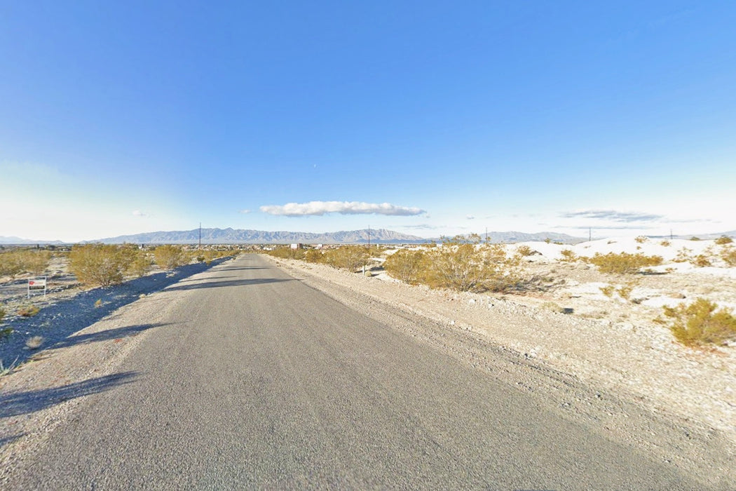 0.47 Acre Pahrump, Nye County, NV (Power & Paved Road)