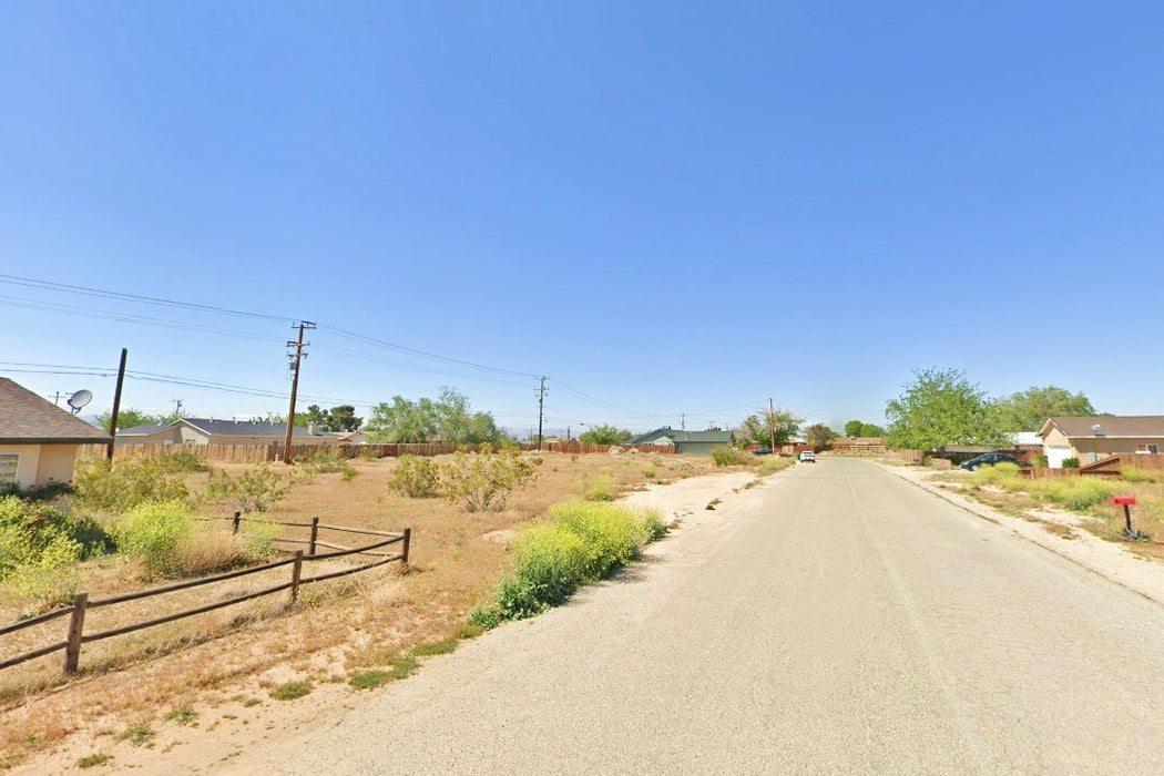 0.25 Acre California City, Kern County, CA (Power, Water, & Paved Road)