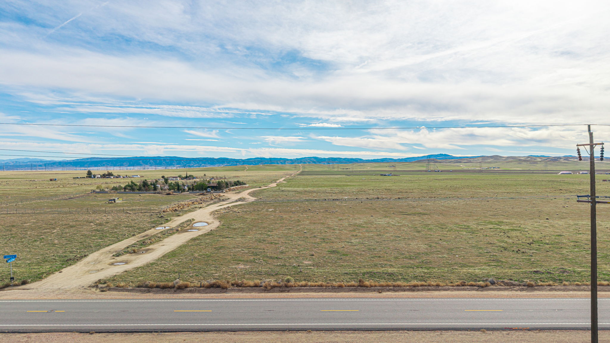 2.39 Acres Lancaster, Los Angeles County, CA (Power & Paved Road)