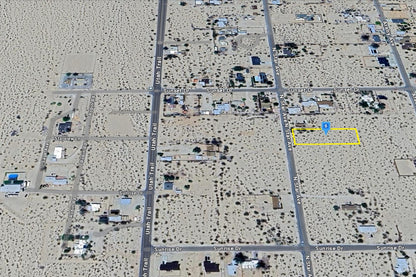 0.69 Acre Twentynine Palms, San Bernardino County, CA (Power, Water, & Paved Road)