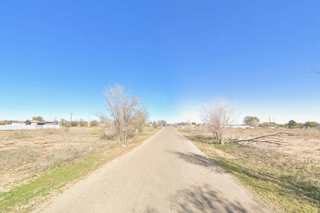 0.20 Acre Roswell, Chaves County, NM (Power, Water, & Paved Road)