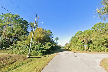 0.25 Acre Lehigh Acres, Lee County, FL (Power & Paved Road)