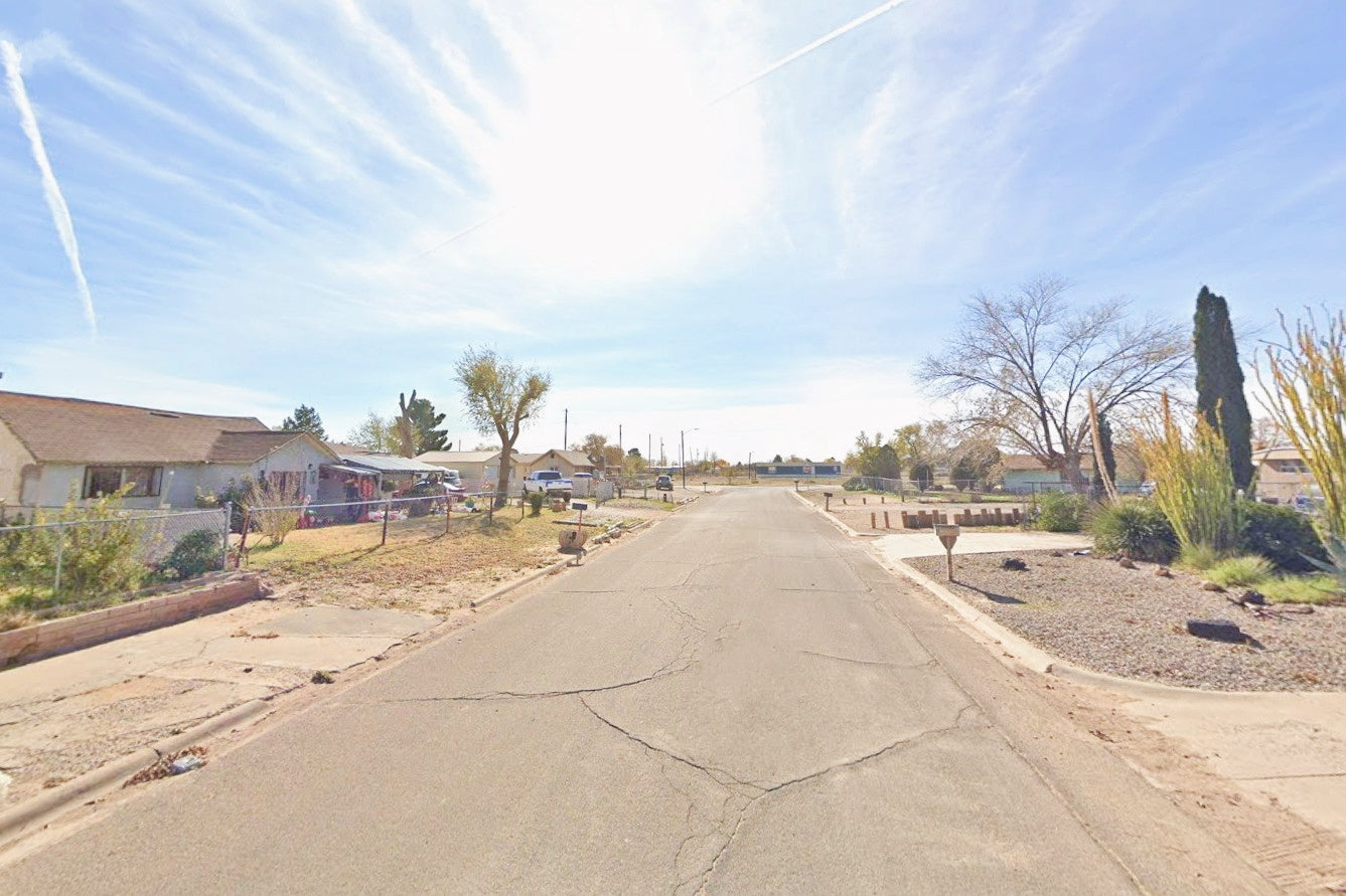 0.19 Acre Roswell, Chaves County, NM (Power, Water, & Paved Road)