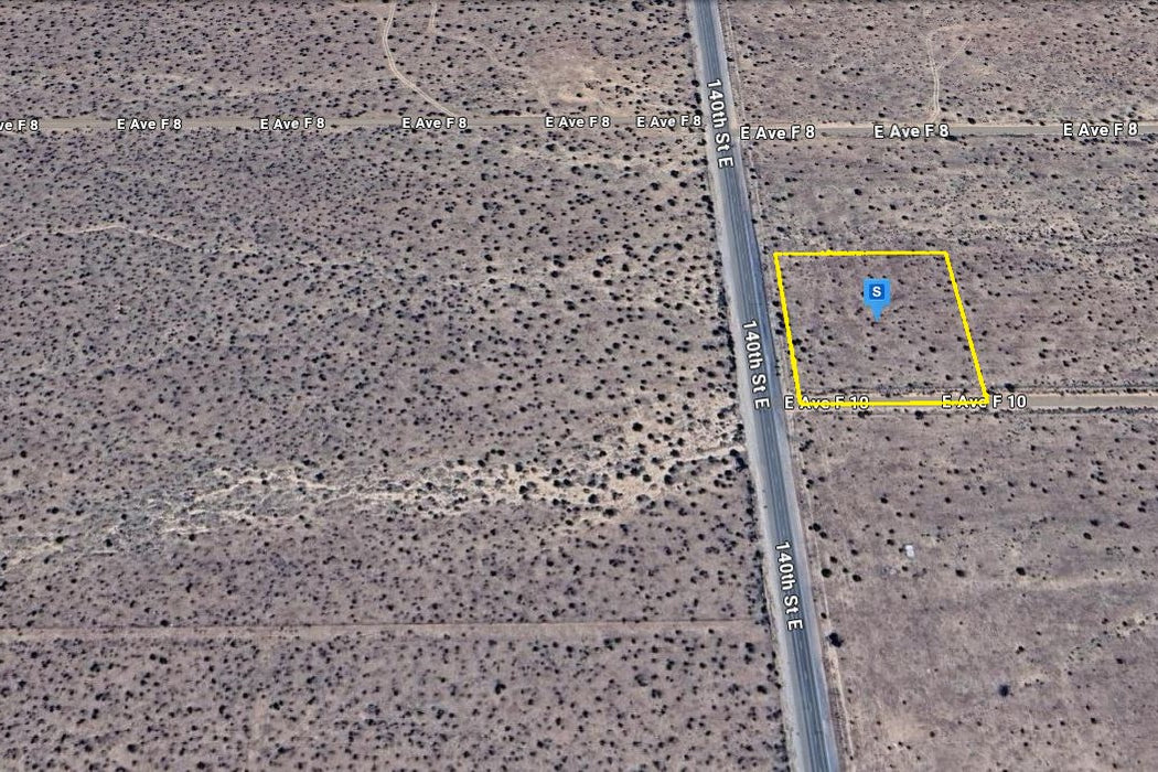 1.60 Acres Lancaster, Los Angeles County, CA (Paved Road)