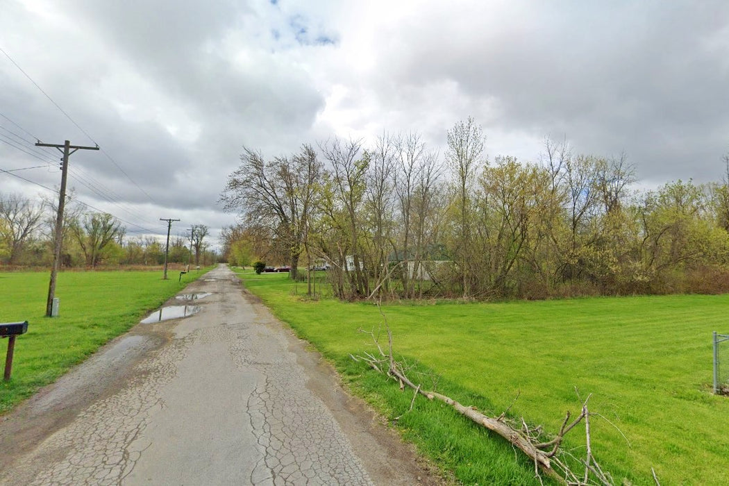 0.42 Acre Saginaw, Saginaw County, MI (Power, Water, & Paved Road)