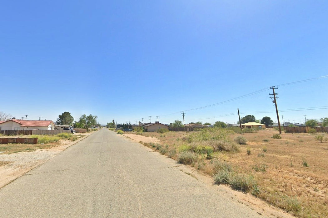 0.25 Acre California City, Kern County, CA (Power, Water, & Paved Road)