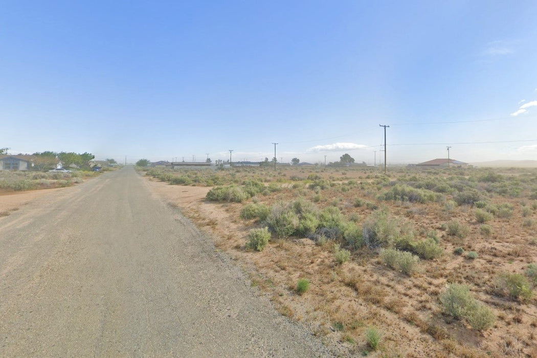 0.24 Acre California City, Kern County, CA (Power, Water, & Paved Road)