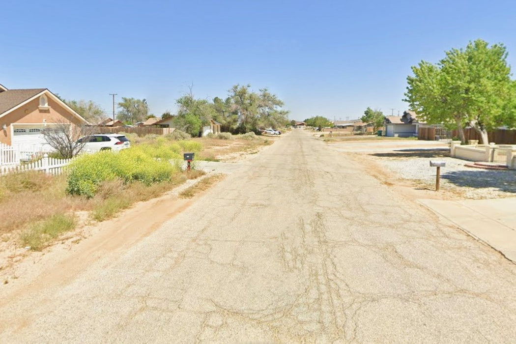 0.23 Acre California City, Kern County, CA (Power, Water, & Paved Road)